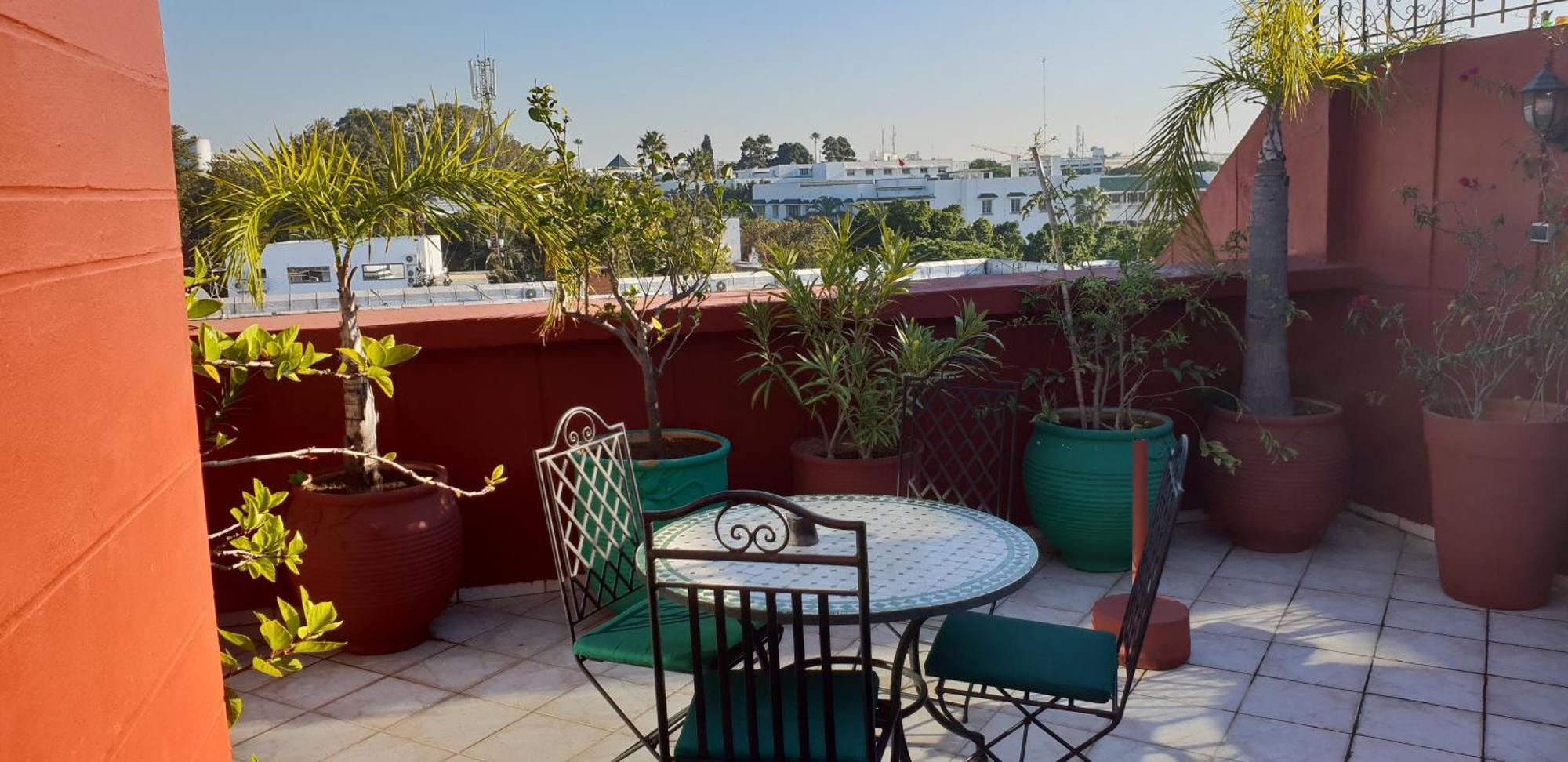 Appartement Agreable Avec 2 Tres Belles Terrasses Au Coeur De Рабат Екстериор снимка