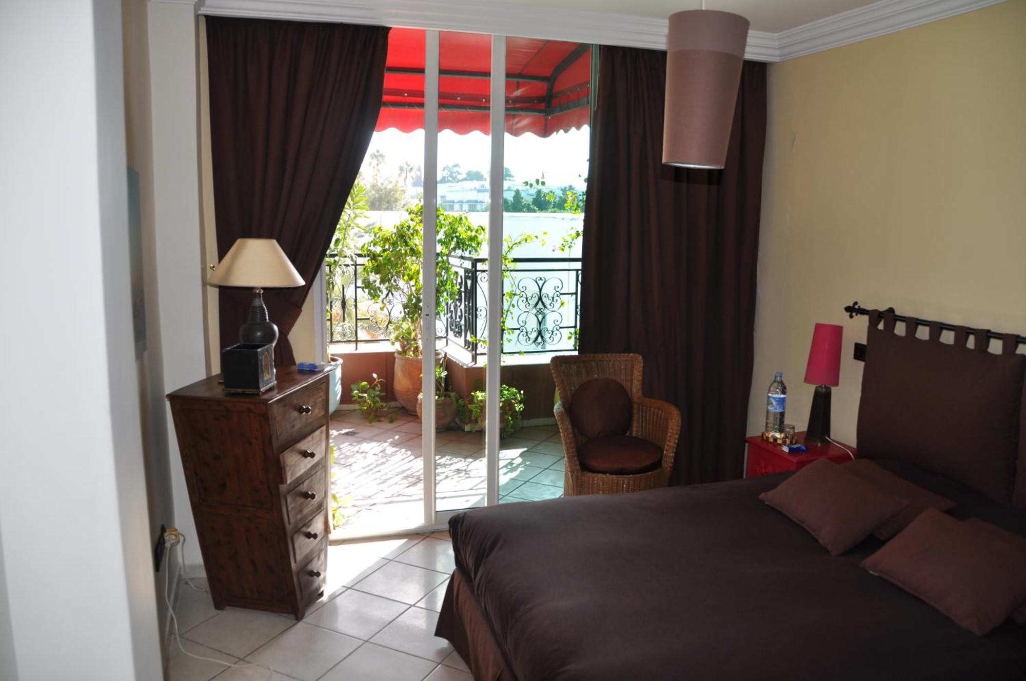 Appartement Agreable Avec 2 Tres Belles Terrasses Au Coeur De Рабат Екстериор снимка